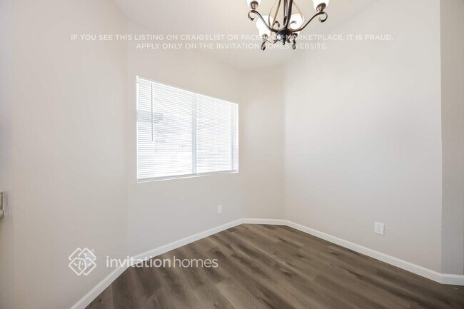 Foto del edificio - 10212 N 88th Dr