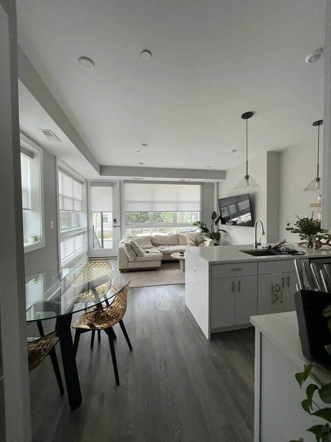 Foto del edificio - 1100 S Highland St