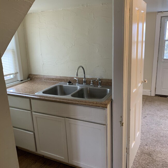 Building Photo - 1543 S 8th St