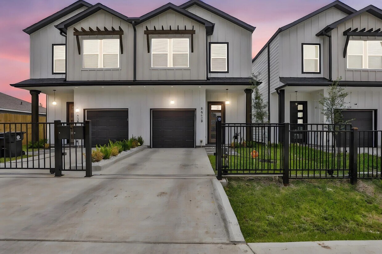 Foto principal - 8663 Duane St