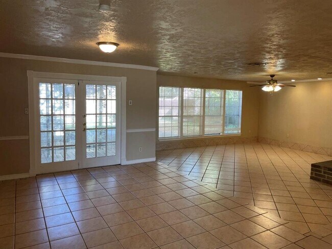 Foto del edificio - 7726 Streamside Dr