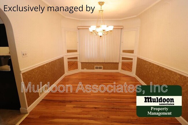 Foto del edificio - 215 Kenwood Dr