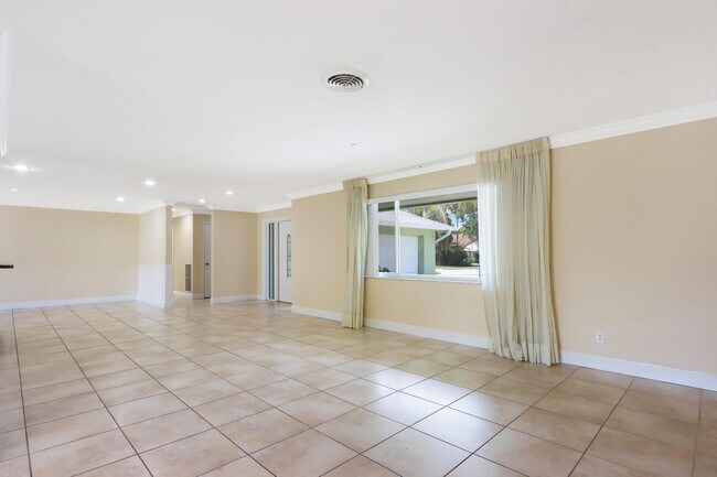 Foto del edificio - 11074 Monet Woods Rd