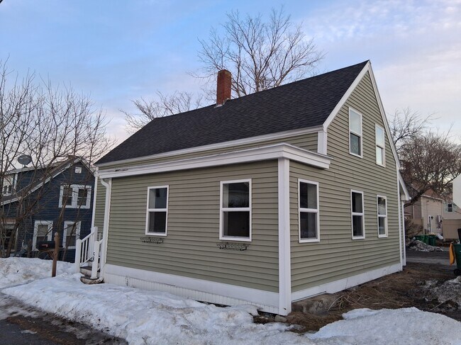 Foto del edificio - 58 Maple St