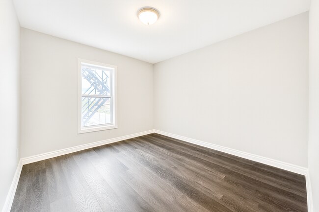 Photo du bâtiment - 18 Barnesdale Ave N