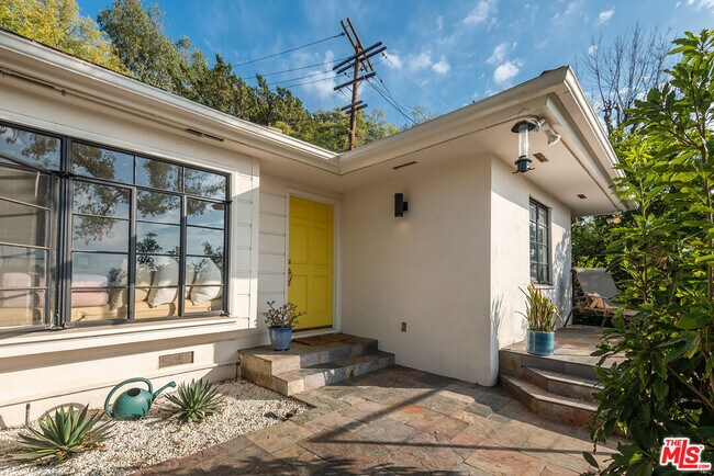 Foto del edificio - 356 Cherry Dr