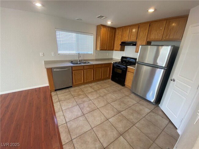 Foto del edificio - 578 Shewsbury Ave