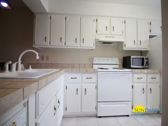 Foto del edificio - Great 2 Bedroom Townhouse In Fort Walton B...