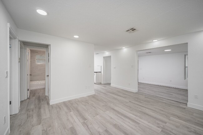 Foto del edificio - 3409 Corey Rd