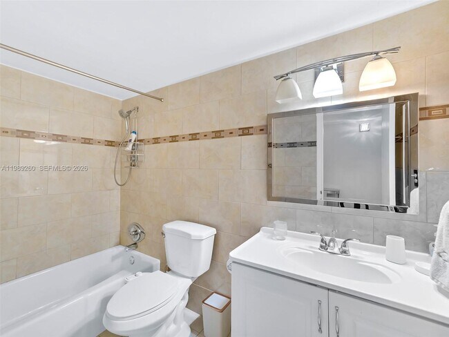 Foto del edificio - 3140 S Ocean Dr