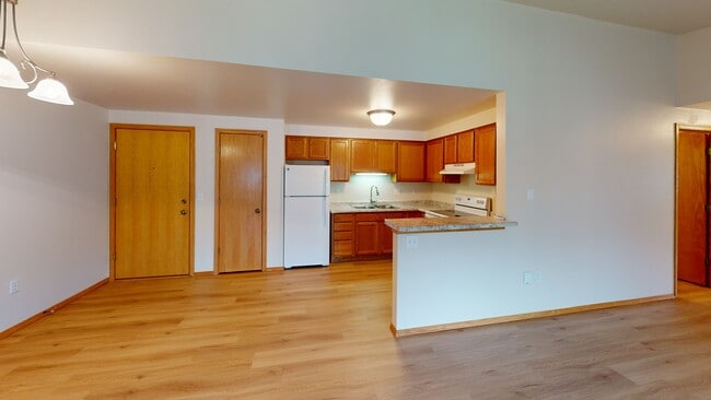 Building Photo - Crystal Springs Apartments