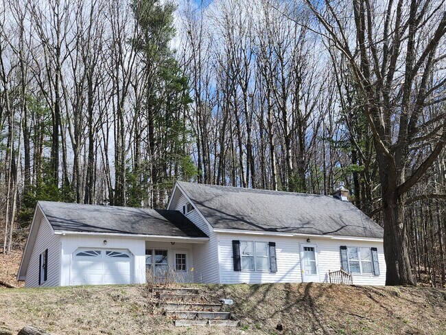 Building Photo - 3 Tiffany Ln