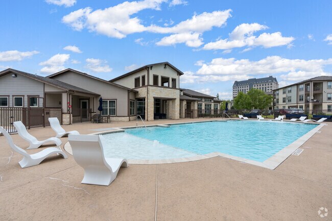 Piscina - The Curve at Crescent Pointe