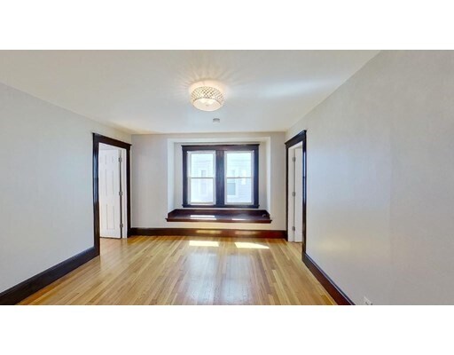 Foto del edificio - 163 Kendrick Ave