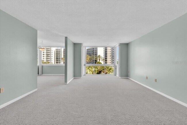 Foto del edificio - 660 Island Way