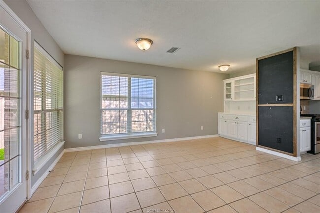 Building Photo - 4406 Colony Chase Dr
