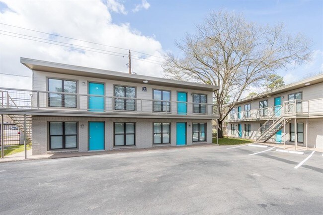 Building Photo - 4300 Rosslyn Rd