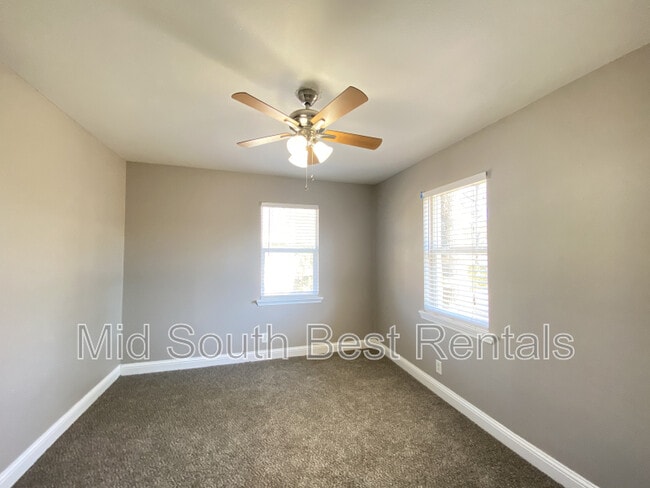 Building Photo - 700 Sorrells Dr