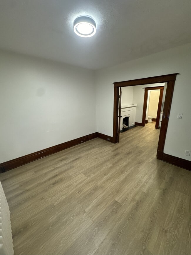 Building Photo - 7 Centre St