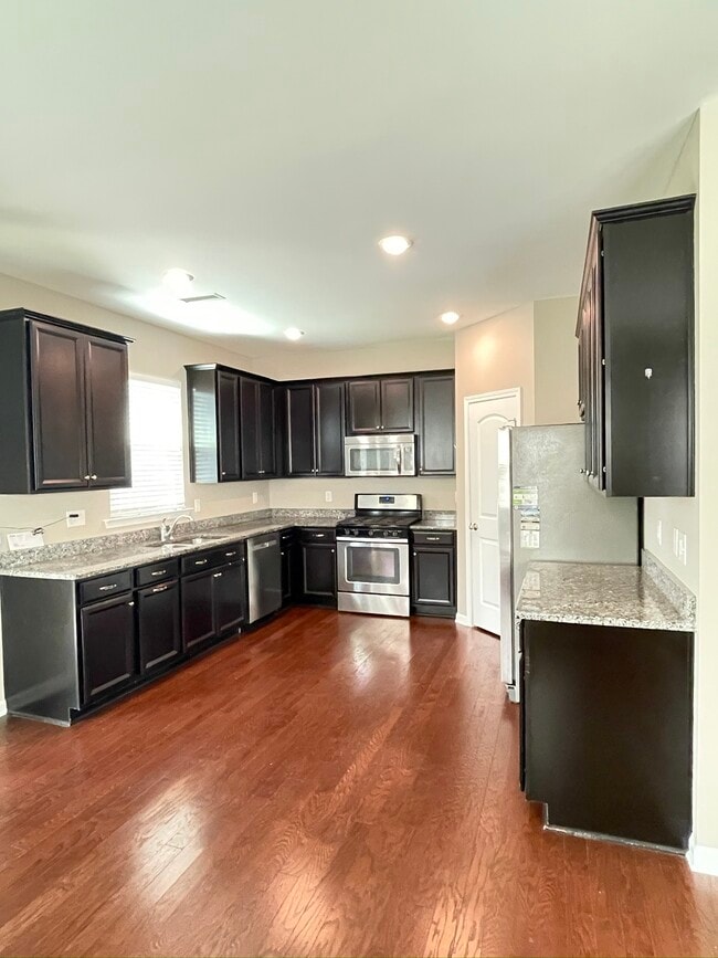 Building Photo - 1530 Glenwater Dr