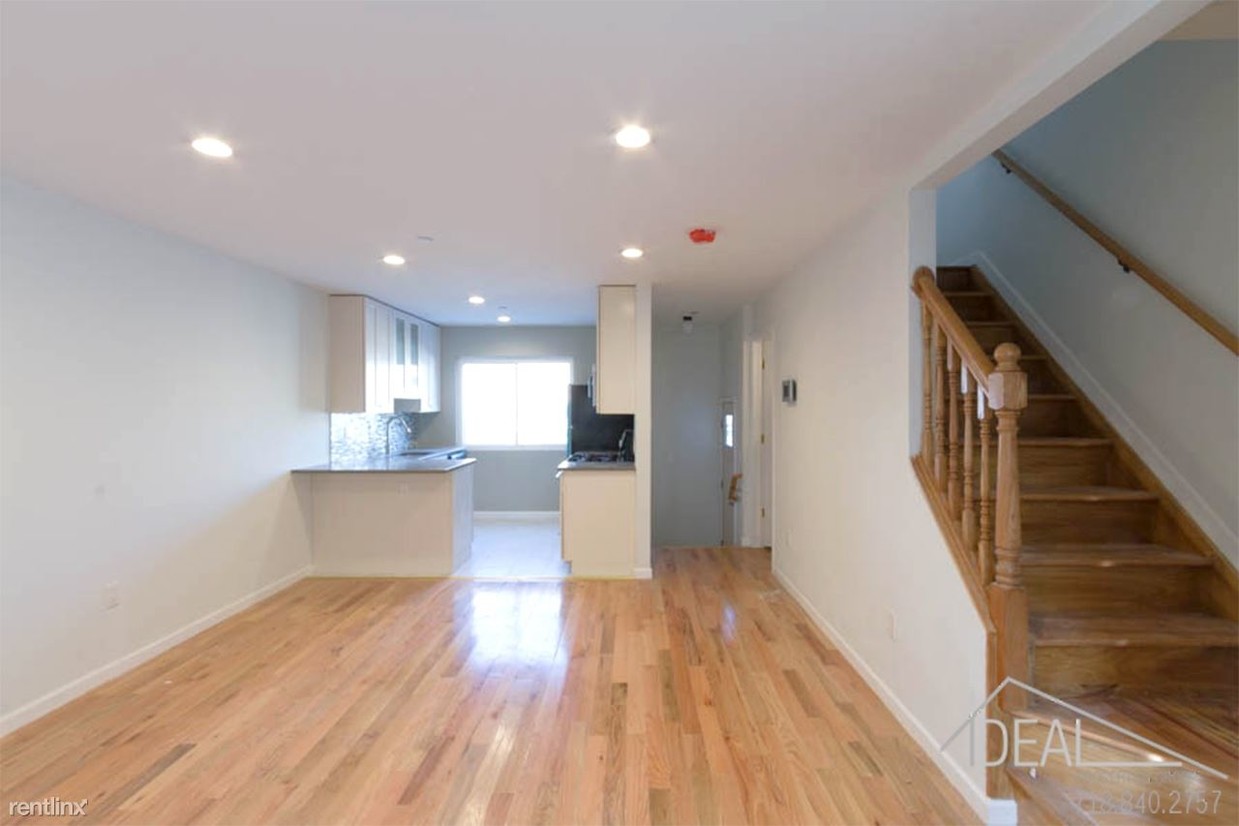 Primary Photo - 2621 Cortelyou Rd