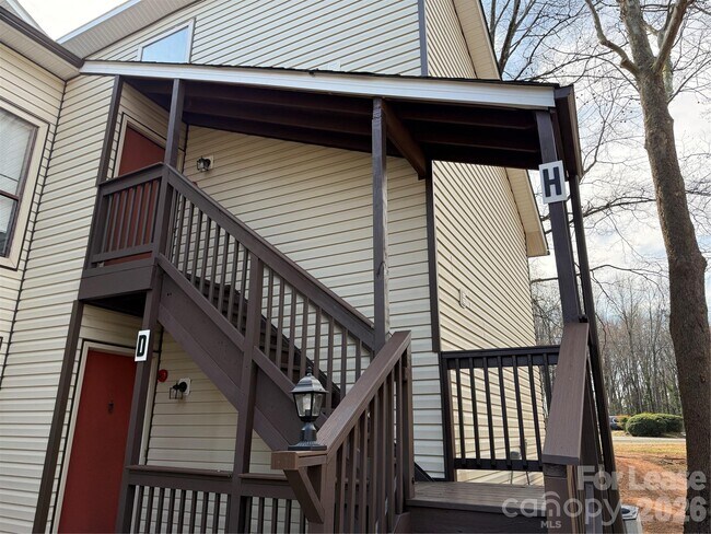 Building Photo - 4617 Sharon Chase Dr