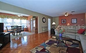 Foto del edificio - 221 Cedarwood Cir