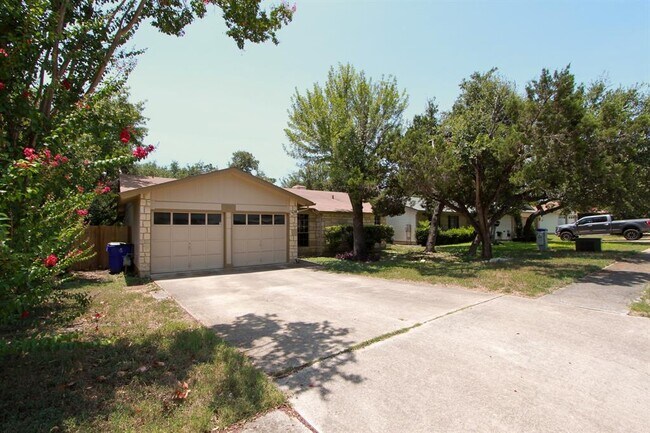 Building Photo - 702 Chestnut Crossing