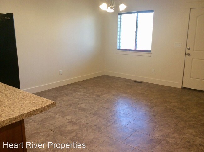 Building Photo - 4 br, 3 bath House - 834 Adams Dr