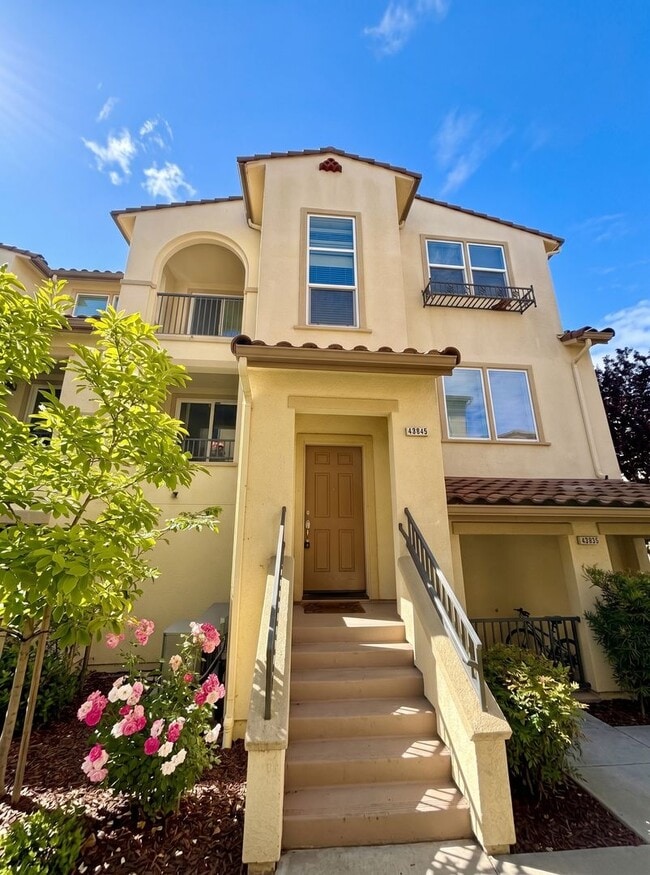 Building Photo - 43845 Paso Pino Common