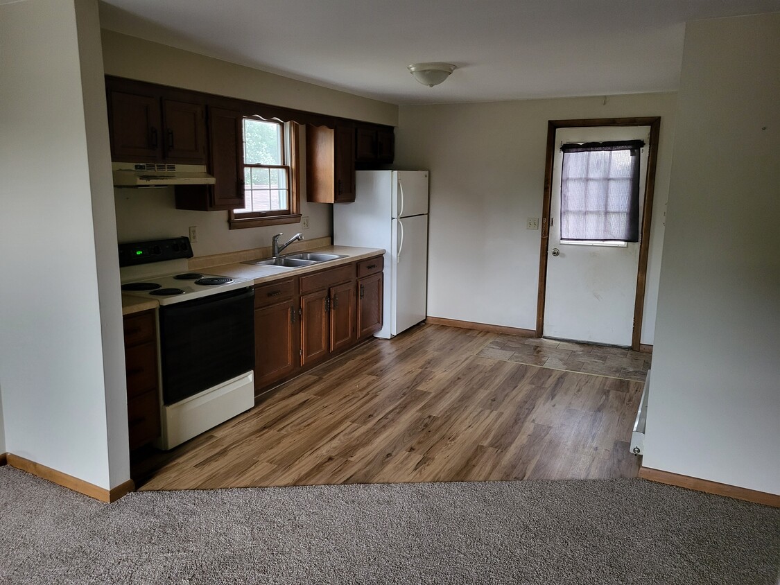 kitchen - 1338 Perry Hwy