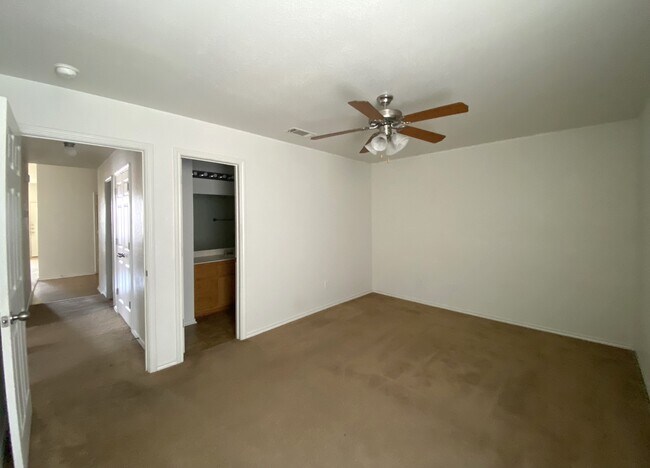 Foto del edificio - 2802 Ashley Dr