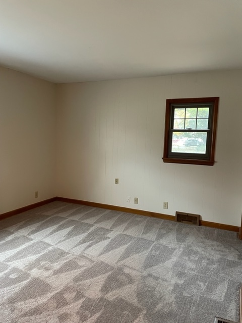 Main floor bedroom w fireplace - 1919 George Washington Blvd