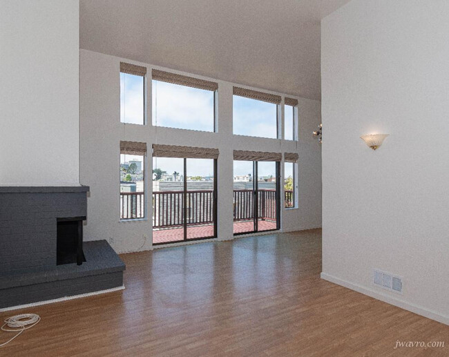 Building Photo - 463 Belvedere St