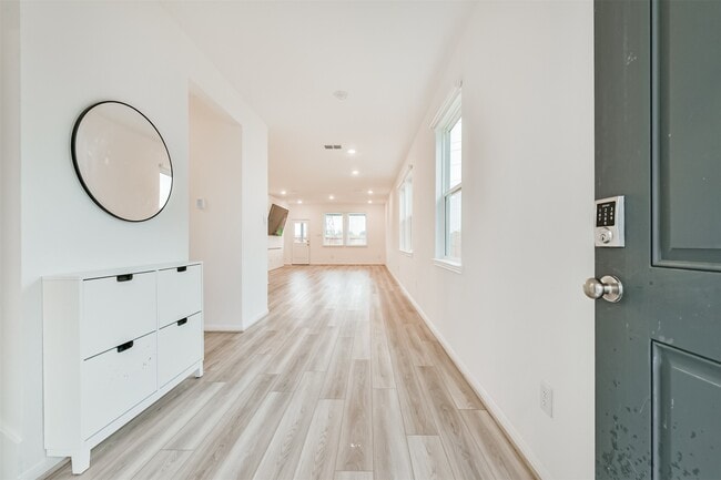 Foto del edificio - 1919 Quiet Gdn Ln