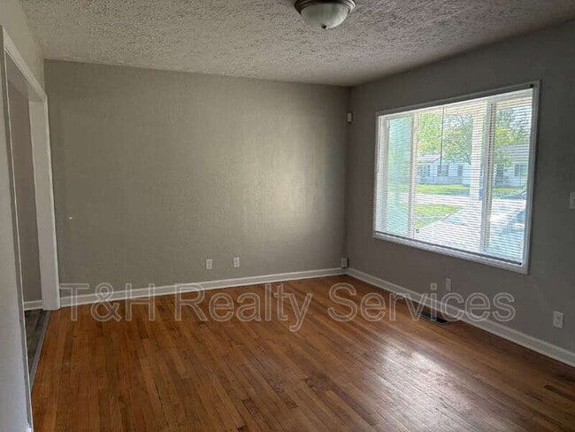Building Photo - 4615 N Hartman Dr
