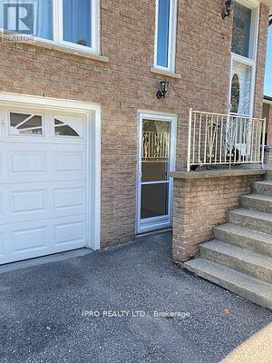 Building Photo - 74 Hesp Dr