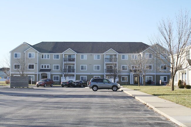 Foto del edificio - Meadow Lake of Clear Lake Apartments