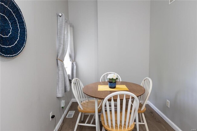 Building Photo - 3001-3005 Magnolia