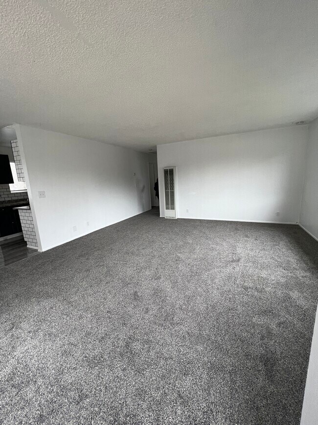 Building Photo - 452 Vista Ave