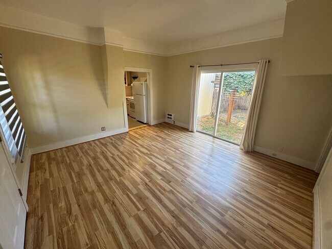 Foto del edificio - 1 Bedroom Near Campus