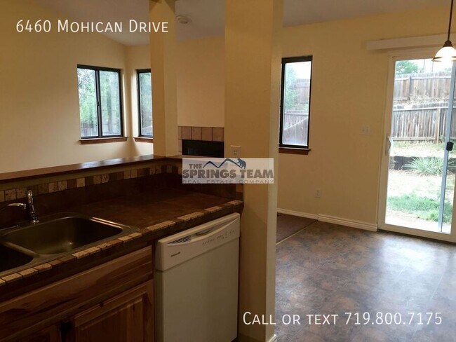 Foto del edificio - 6460 Mohican Dr