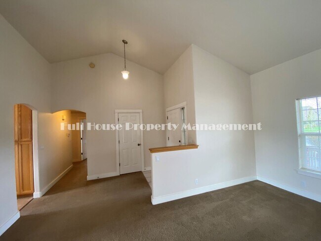 Building Photo - 3 br, 2 bath House - 5926 Firestone Dr.