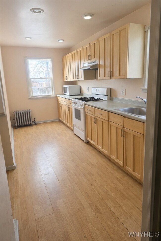 Foto del edificio - 136 Springville Ave