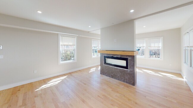 Foto del edificio - 93 Williston Rd