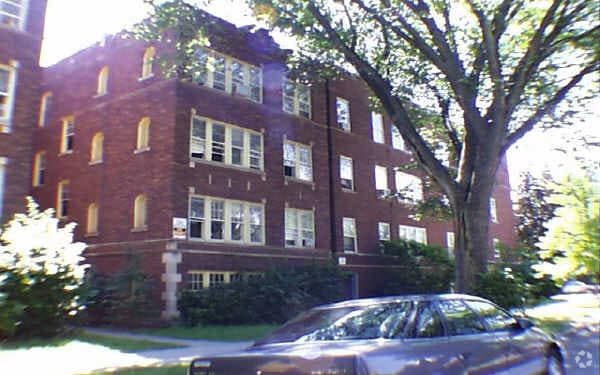 Building Photo - 6503 N Richmond St