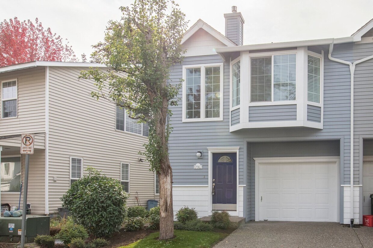 Primary Photo - Beaverton Townhome-3/2.5-Garage