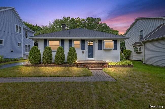 Building Photo - 836 Miller Ave