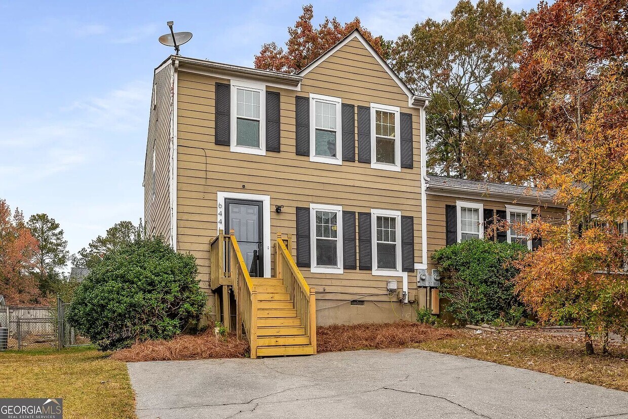 Primary Photo - 6446 Charter Way