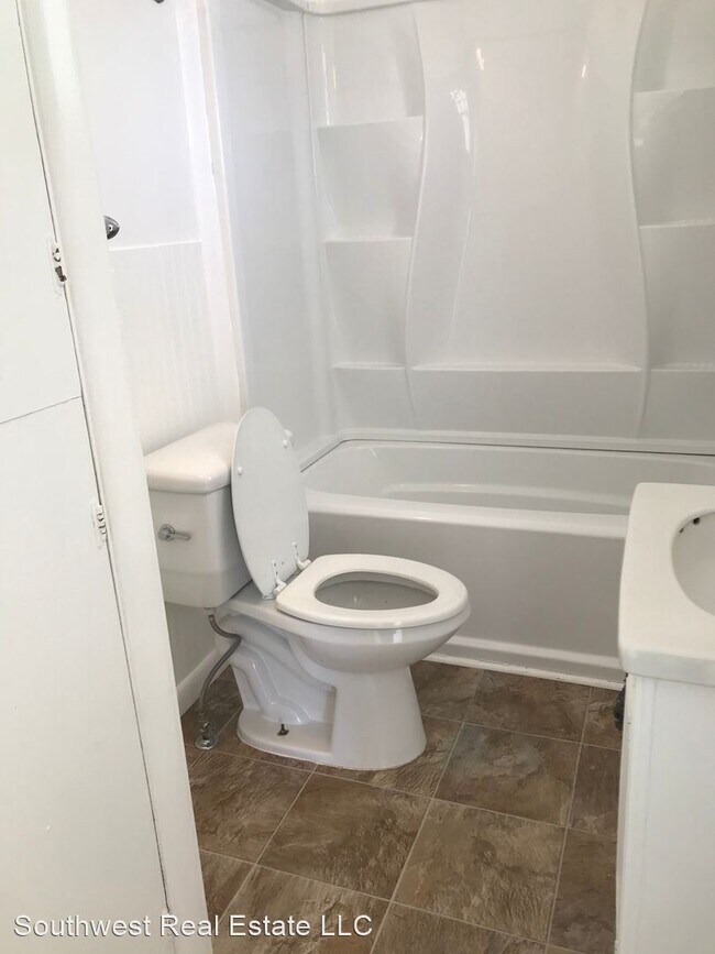 Foto del edificio - 2 br, 1 bath House - 317 I Street
